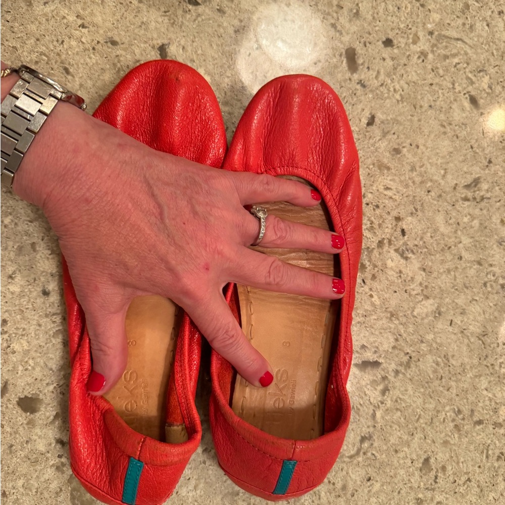 Poppy Tieks. Size 8. Good condition. Great summer color!